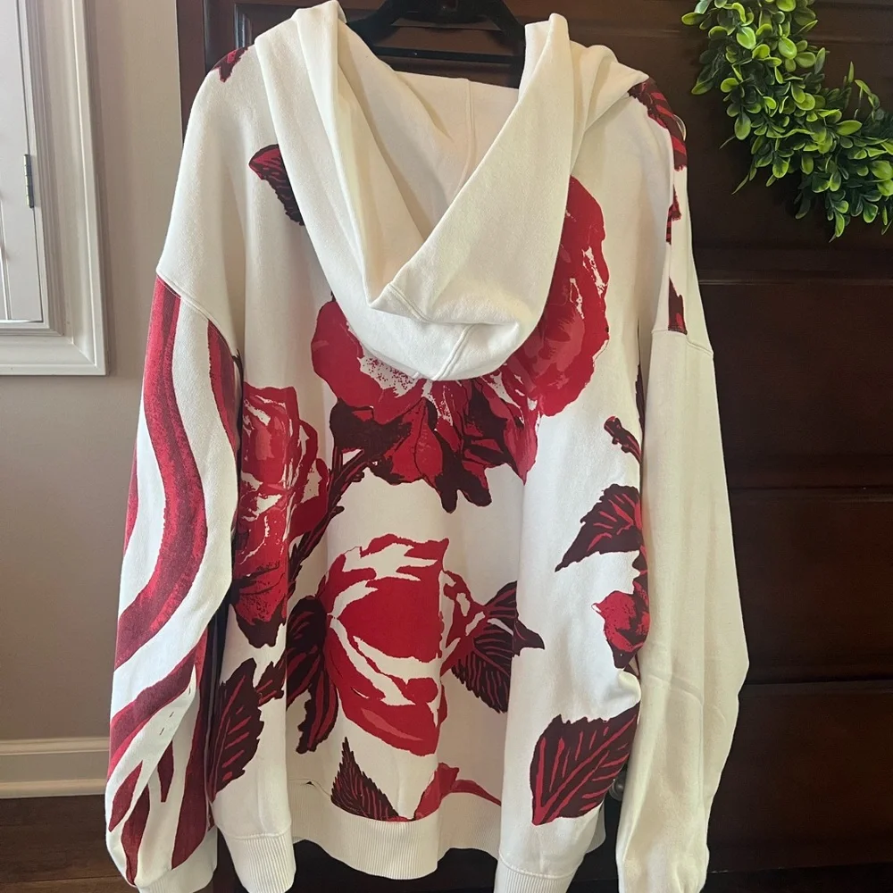 We The Free It’s a Vibe Red Floral Hoodie - Picture 4 of 6